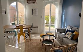 Apartment 2 Bedroomed Near Disneyland Paris With Garden Parking At Serris